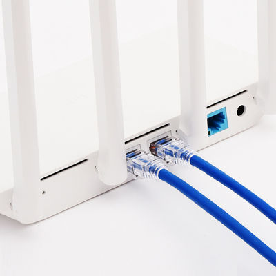Ethernet Cat6 de câble de 100W PoE+ RJ45, câble bleu d'Ethernet du gigabit Cat6
