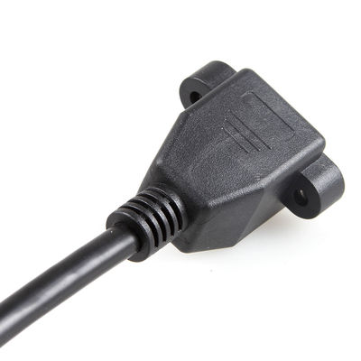 Le chat stable 6a a protégé le câble Ethernet, câble d'extension RJ45 avec le bâti de panneau de vis