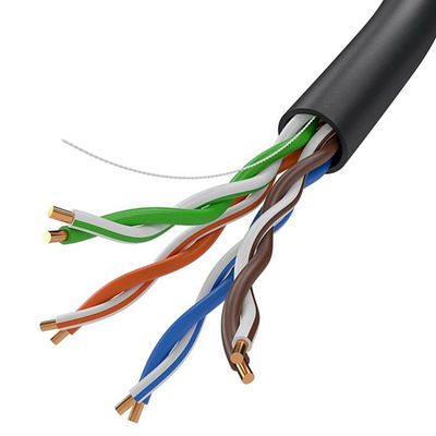Le câble solide 4 de réseau d'UTP Cat5e appareille la veste de PVC de conducteur de CCA