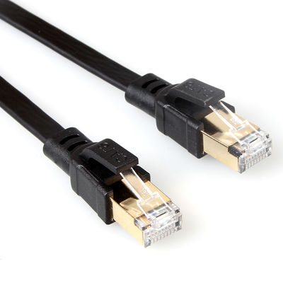 Le câble Ethernet Cat8 plat protégé noir avec de l'or a plaqué le connecteur RJ45