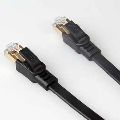 Le câble Ethernet Cat8 plat protégé noir avec de l'or a plaqué le connecteur RJ45