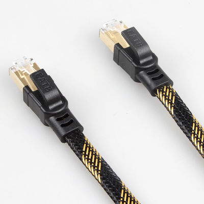 Grande vitesse jaune noire tressée en nylon de RJ45 Cat8 de câble stable de correction