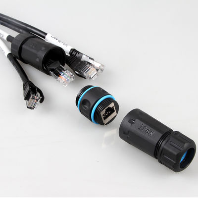 4 imperméables dans 1 câble Ethernet du chat 6a, 4 câble de tronc du mâle RJ45 Cat6a de branche